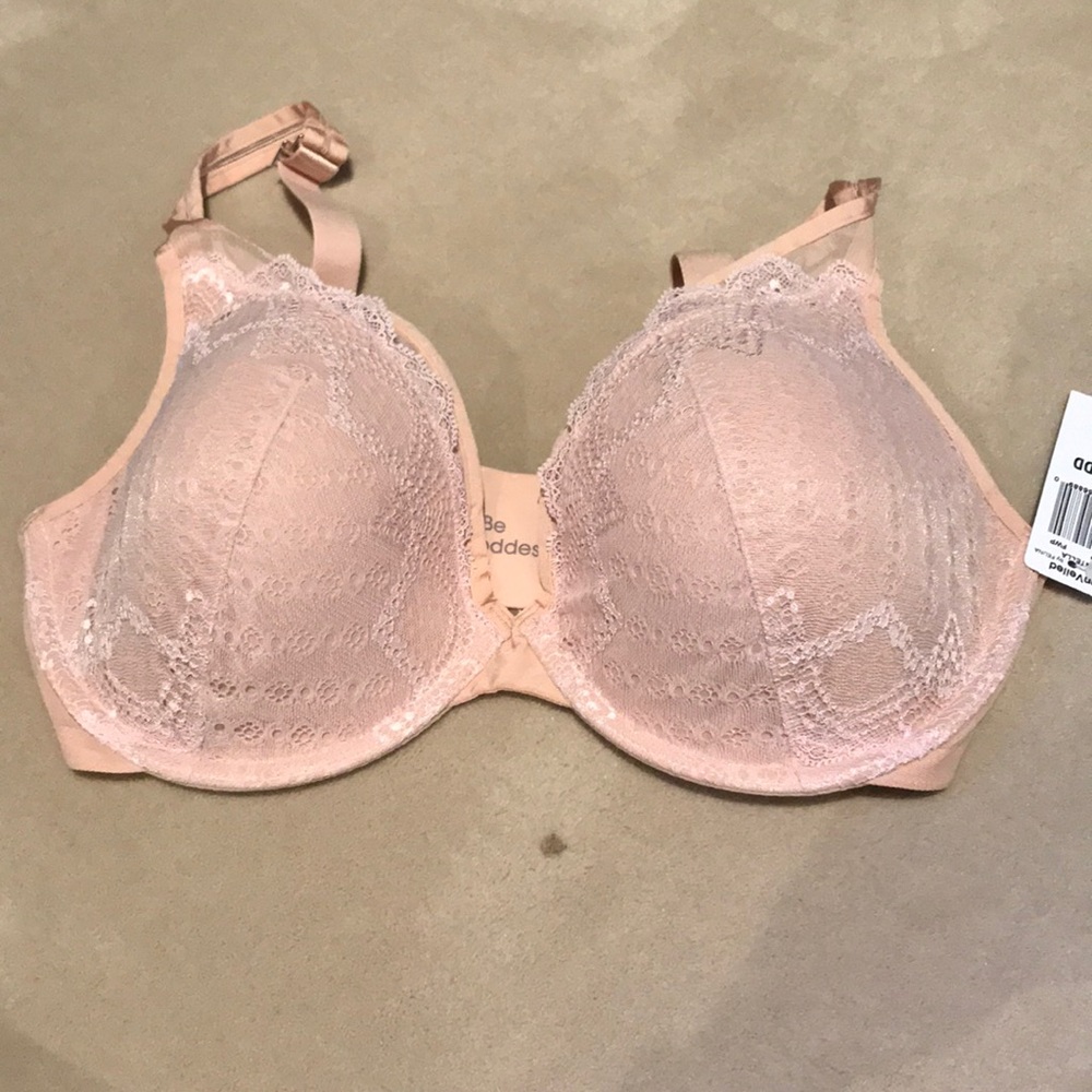 BNWT 36DD Blush foam molded bra